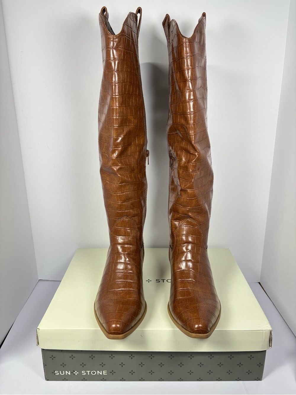 ✨SUN + STONE DOLLYY WOMENS CROC TEXTURE BLOCK HEEL KNEE-HIGH BOOTS Size 11